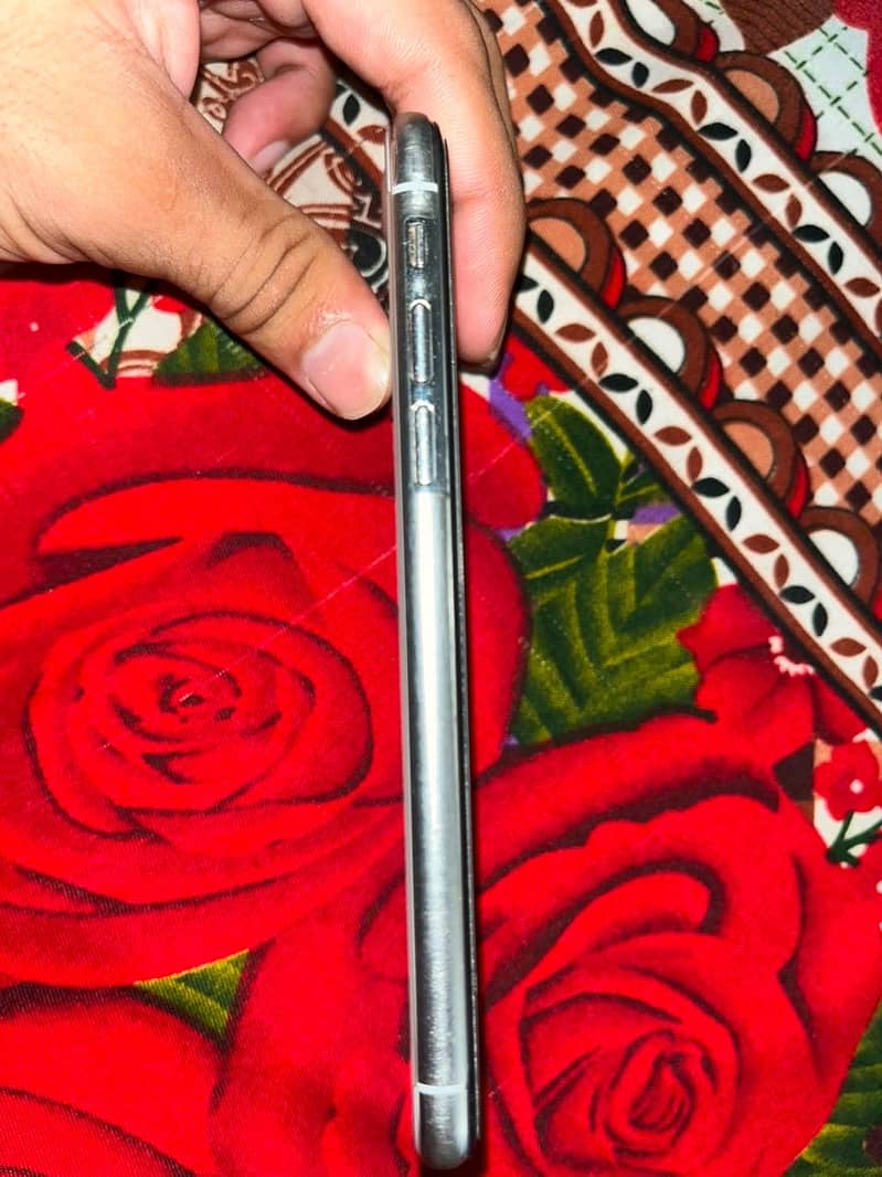 Apple iPhone X 3
