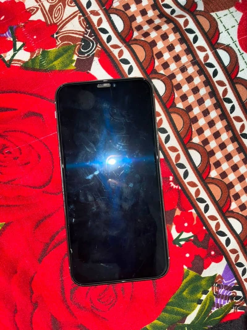 Apple iPhone X 4