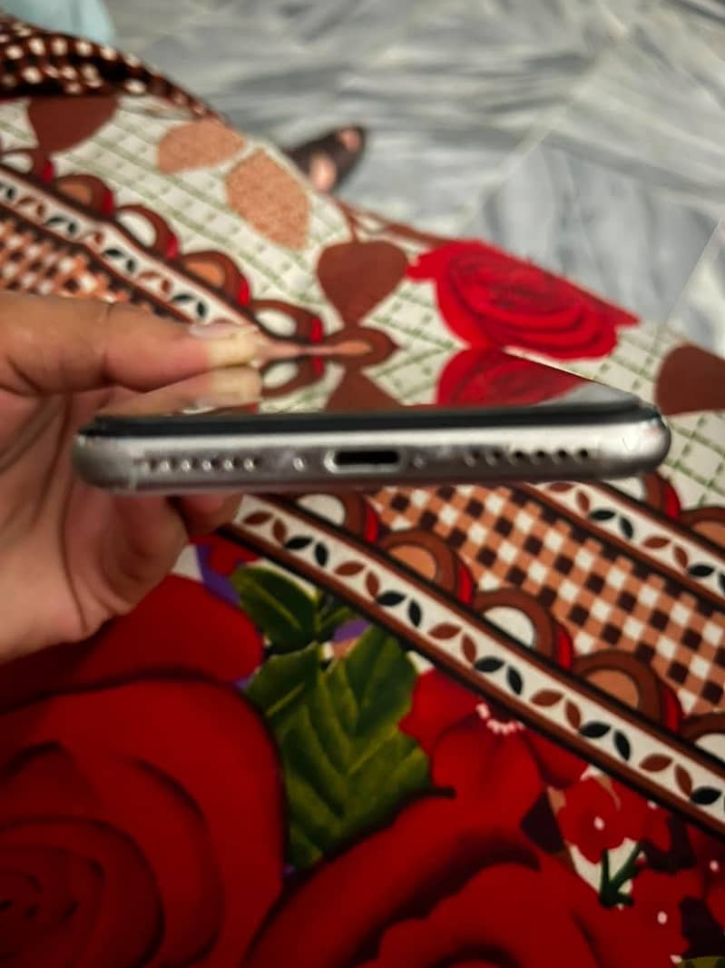 Apple iPhone X 5