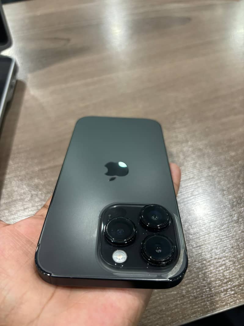 Apple iPhone 14 Pro 1