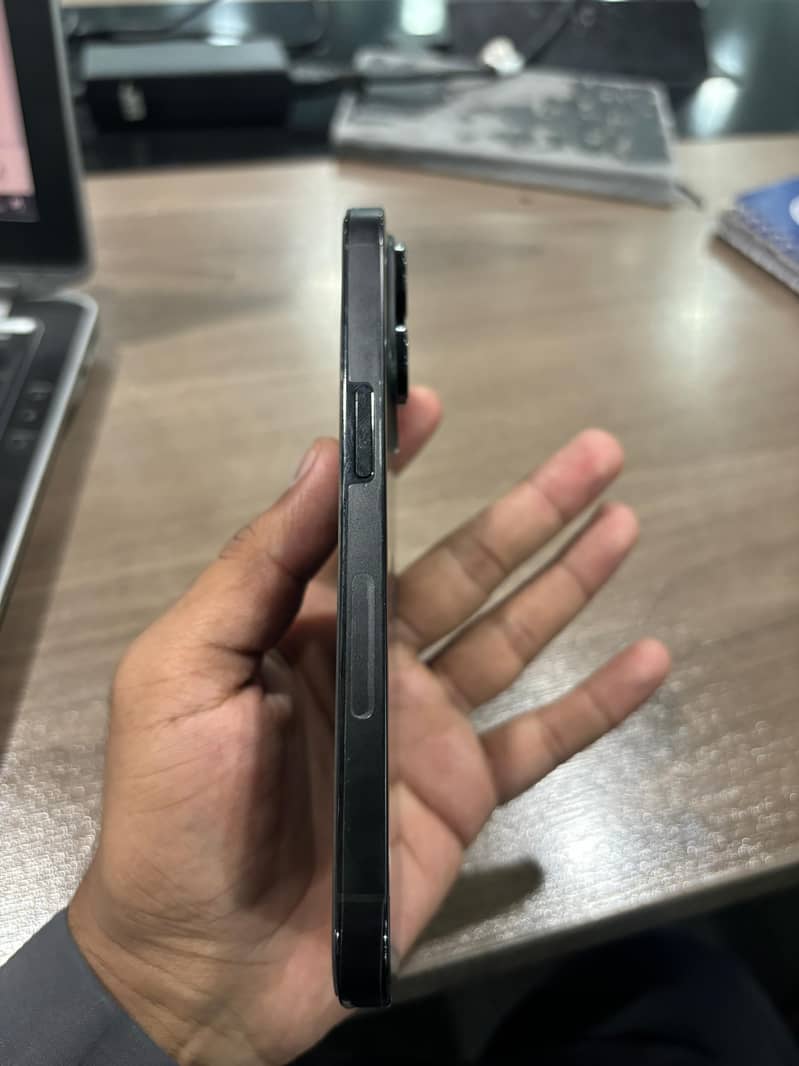 Apple iPhone 14 Pro 2