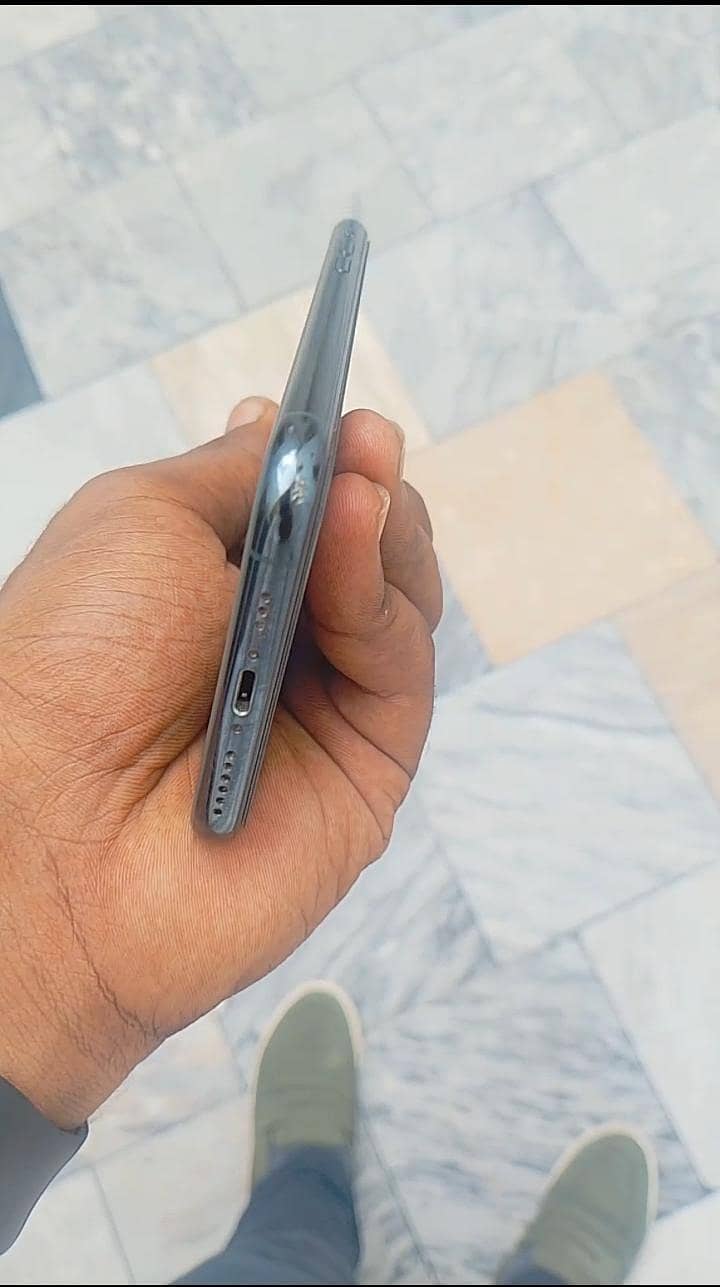 Apple iPhone 11 Pro 3