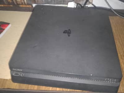 PS4 Slim jailbreak 500gb with two controllers