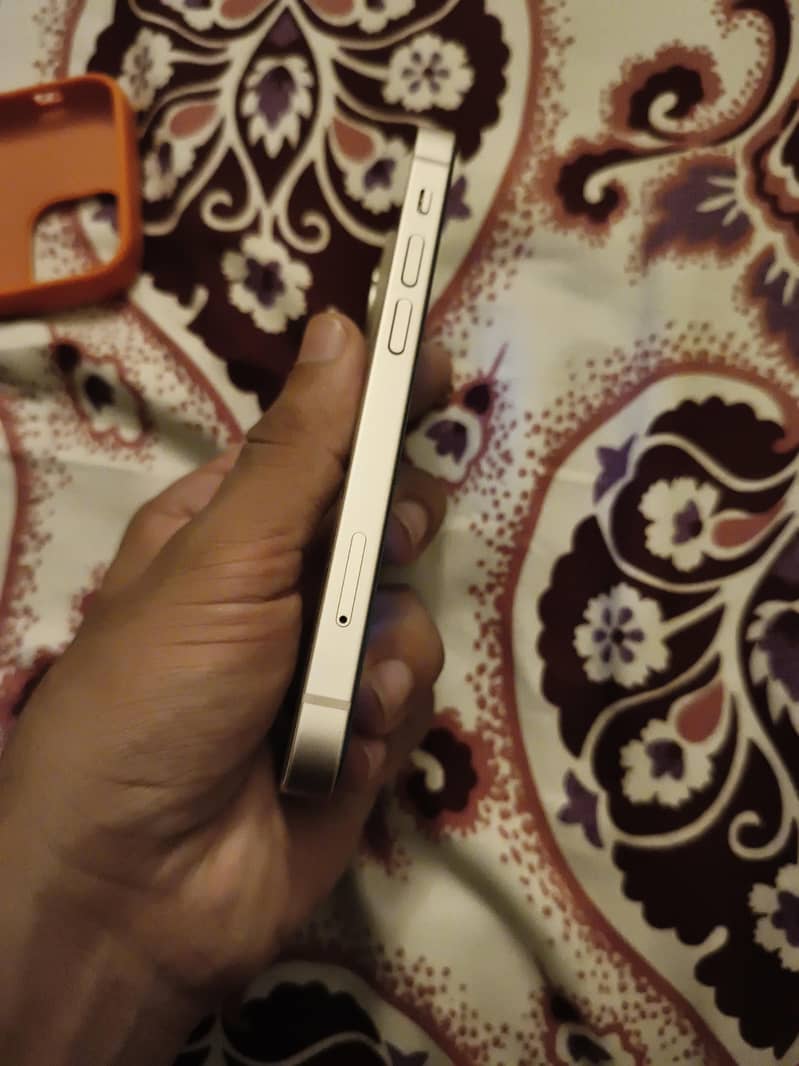 Apple iPhone 13 mini 3
