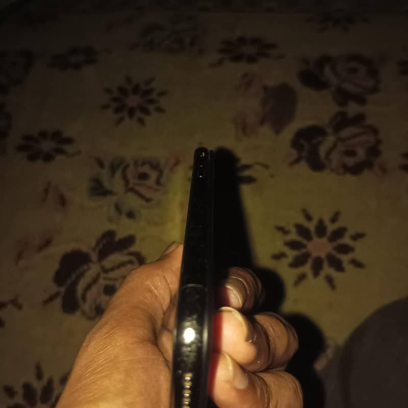 Apple iPhone X 3