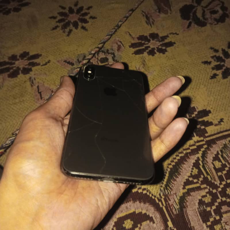 Apple iPhone X 4