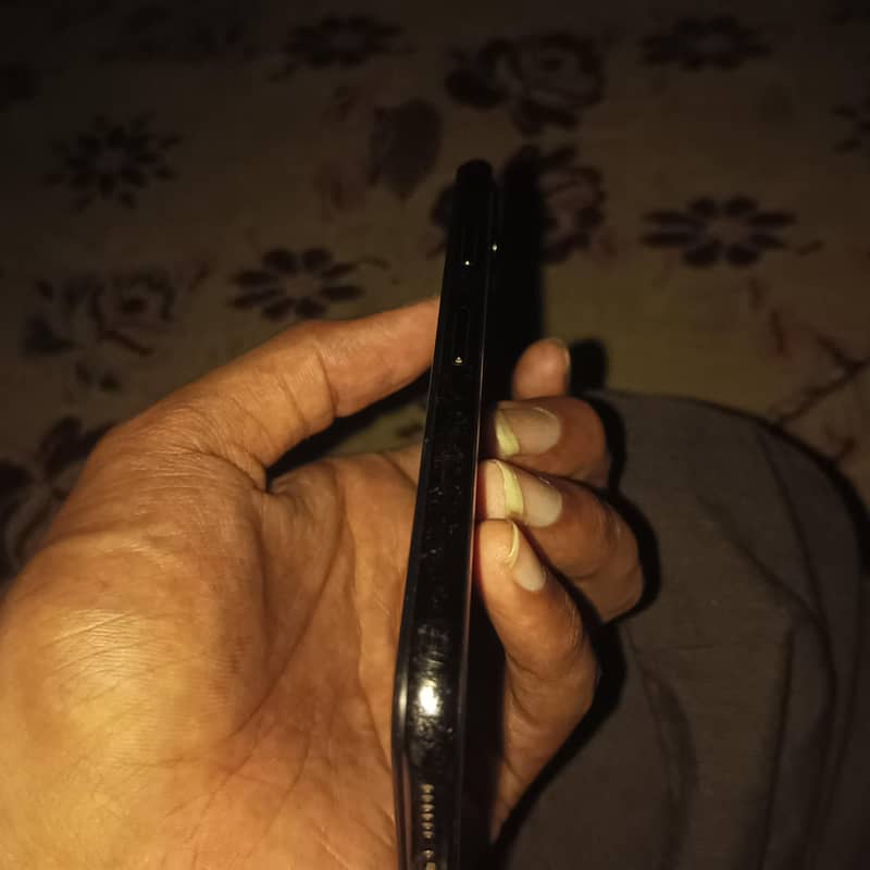 Apple iPhone X 5