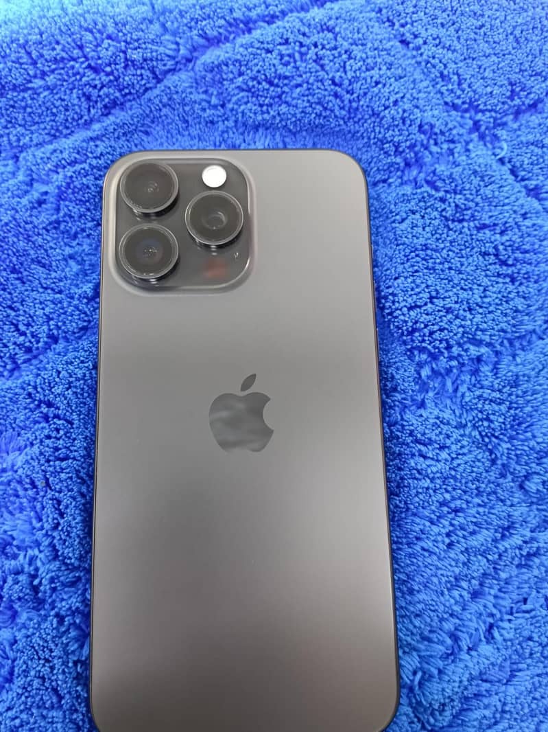 IPHONE 15 PRO MAX 1