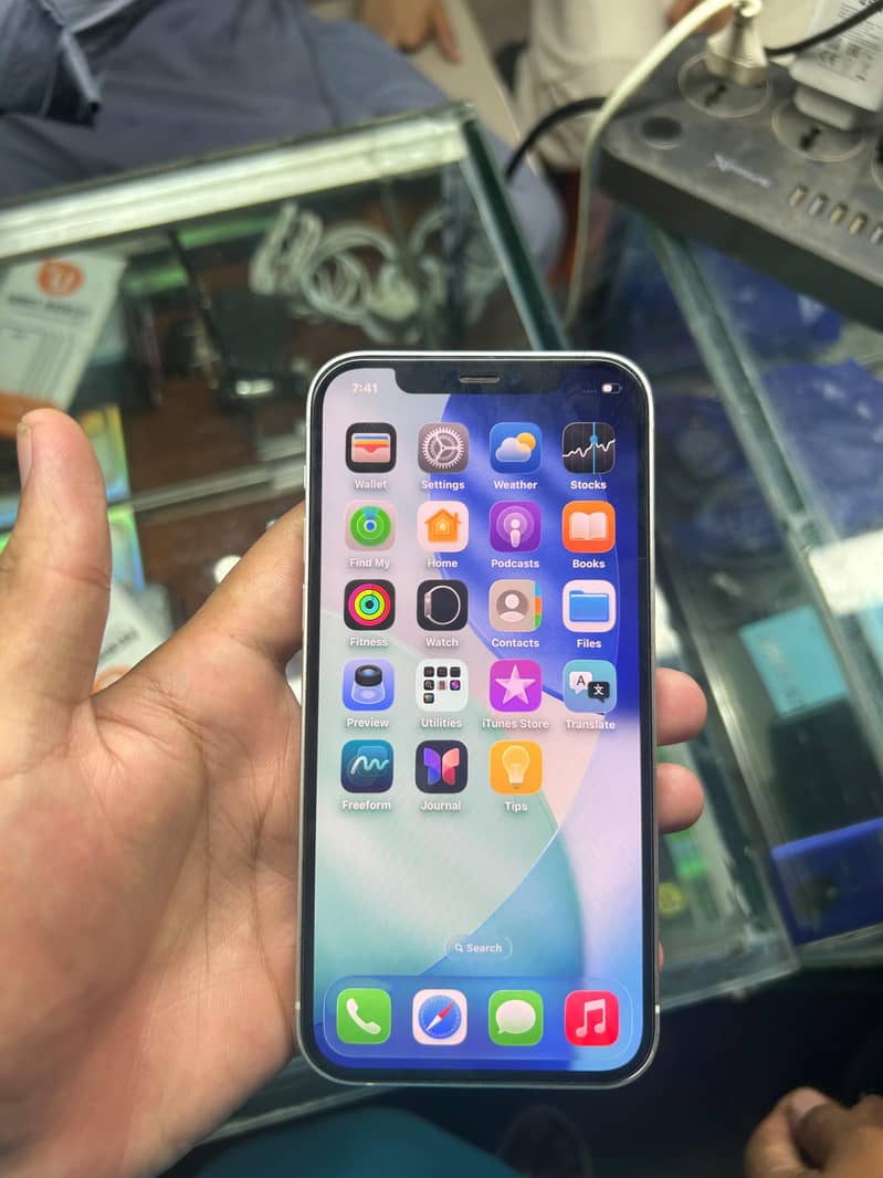 Apple iPhone 12 5