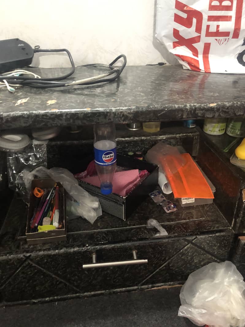 Computer table 0