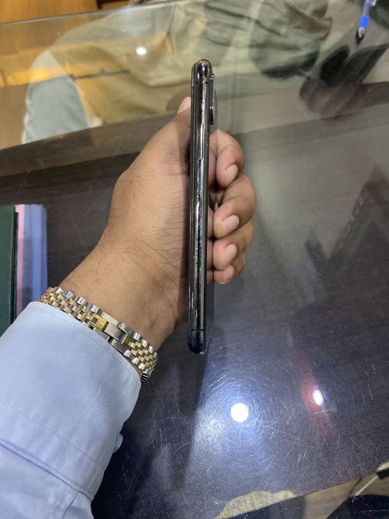 Apple iPhone X 3