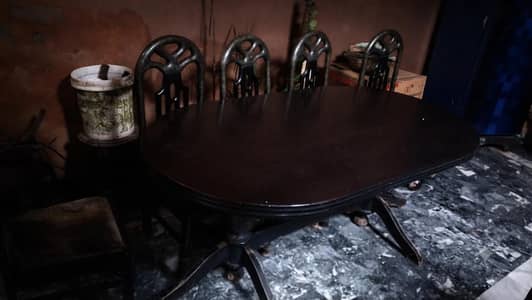 wooden daingtable