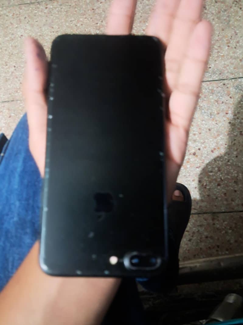 Apple iPhone 7 Plus 5