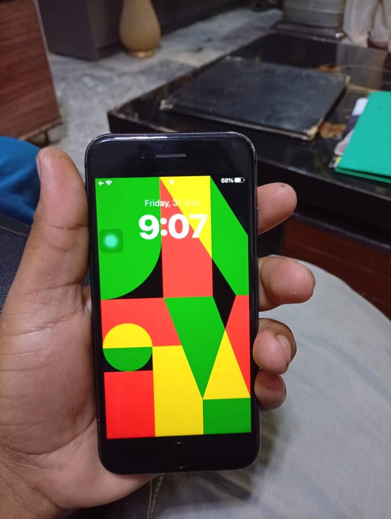 Apple iPhone 8 1