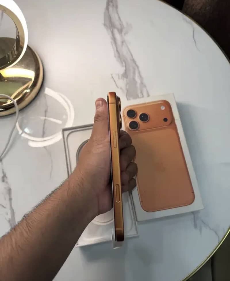 Apple iPhone 17 Pro Max 2