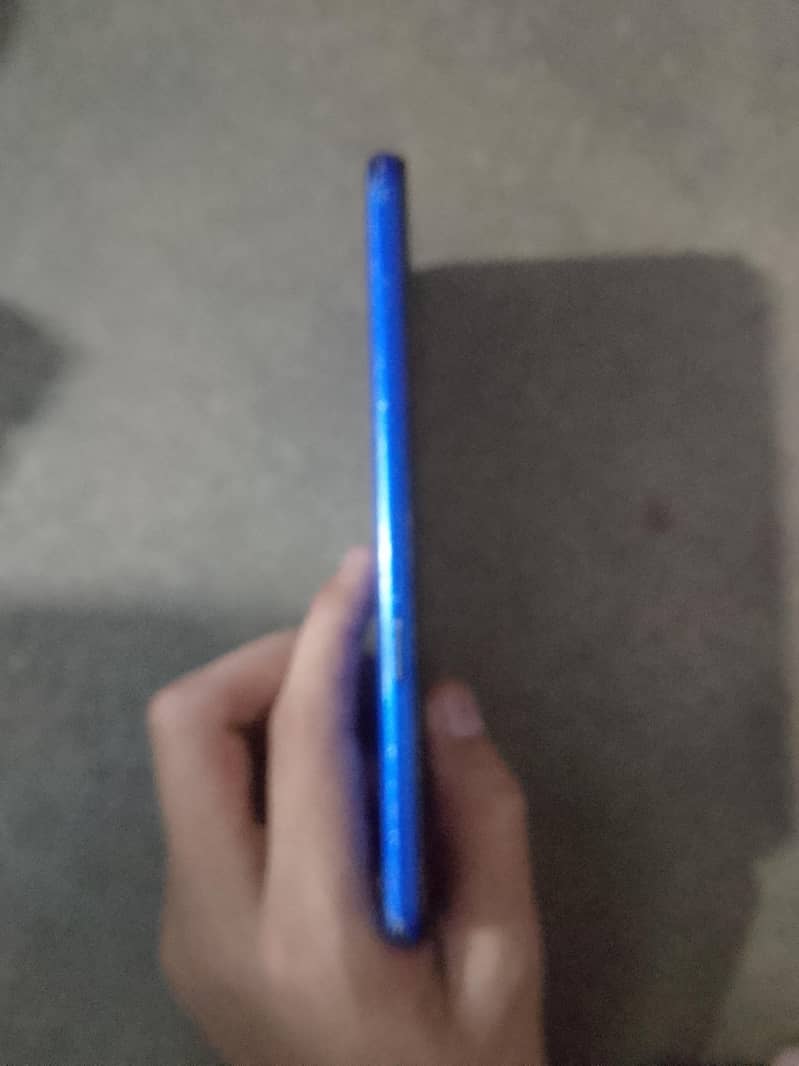 Realme C2 4