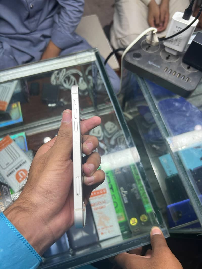 Apple iPhone 12 0