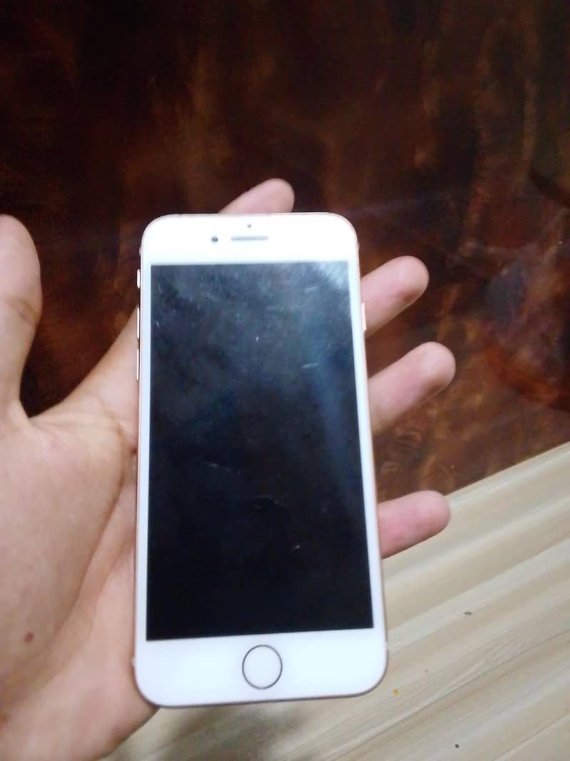 Apple iPhone 8 1