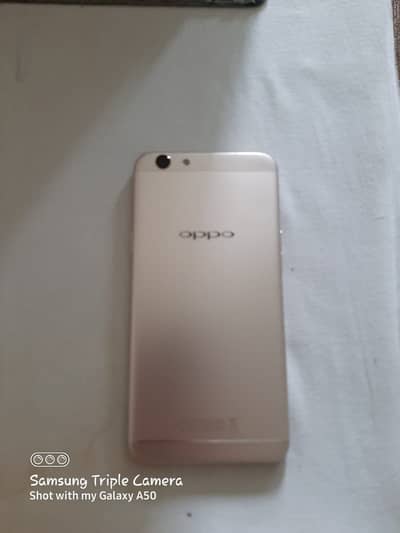 OPPO F1s