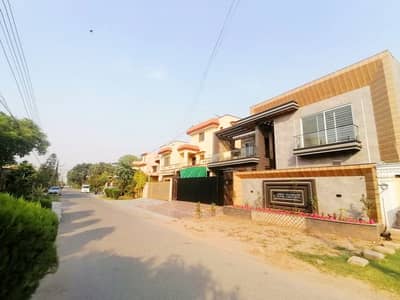 1 Kanal Brand New Luxury Modern Style Super Hot Location All Original Picture attached With Direct Owner Meeting For Sale in Wapda Town