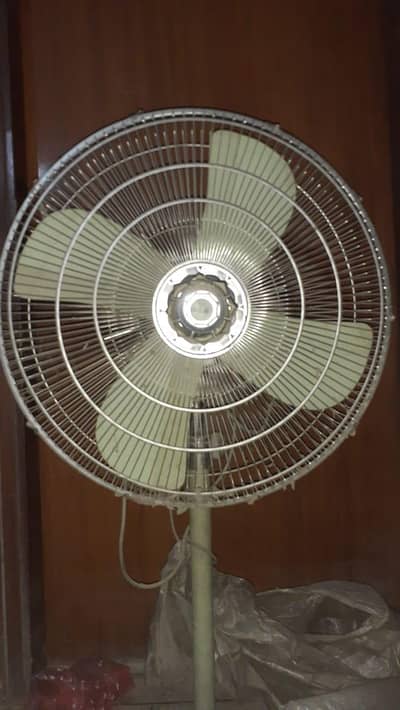 Pedestal Fan for sale 26"