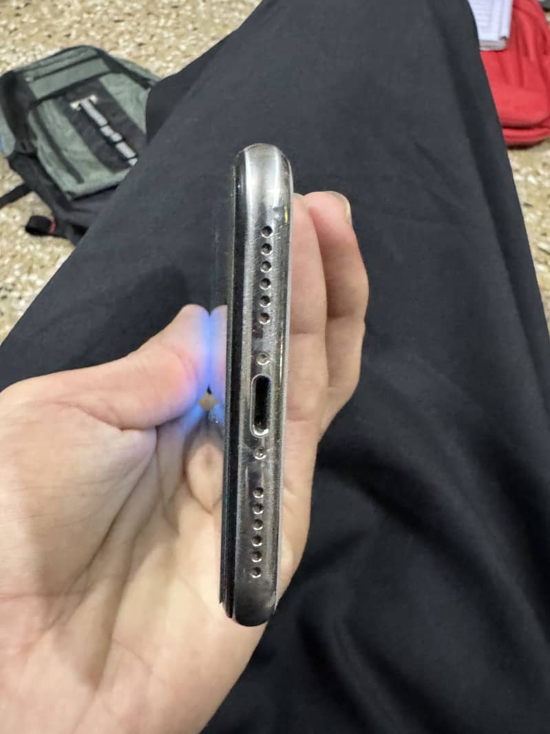 Apple iPhone X 6
