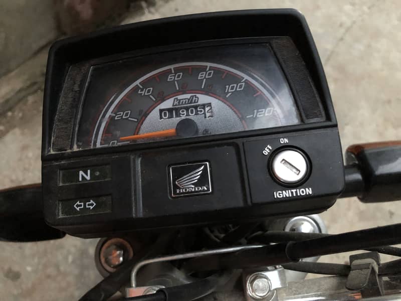 Cd 70  25model 1900km driven 3