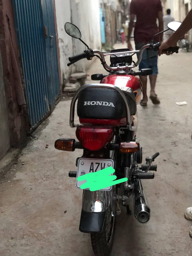 Cd 70  25model 1900km driven 4