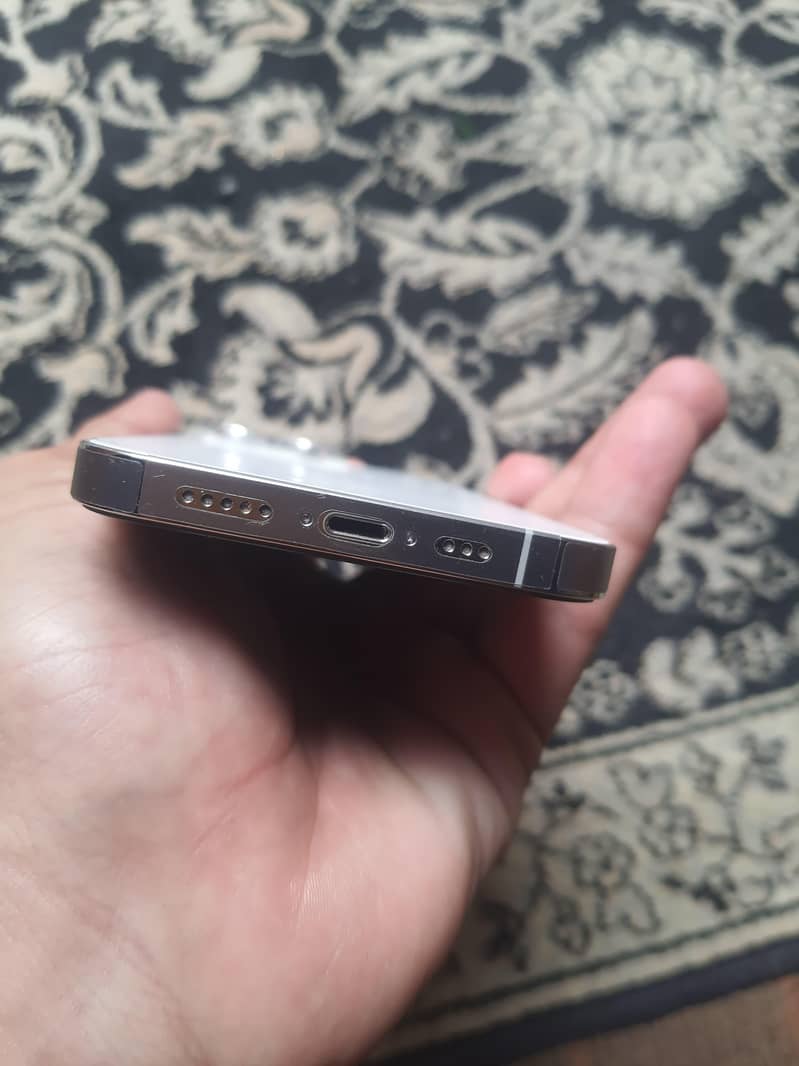 Apple iPhone 13 Pro 2