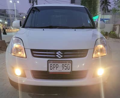 Suzuki Swift 1.3 DLX NAVIGATION