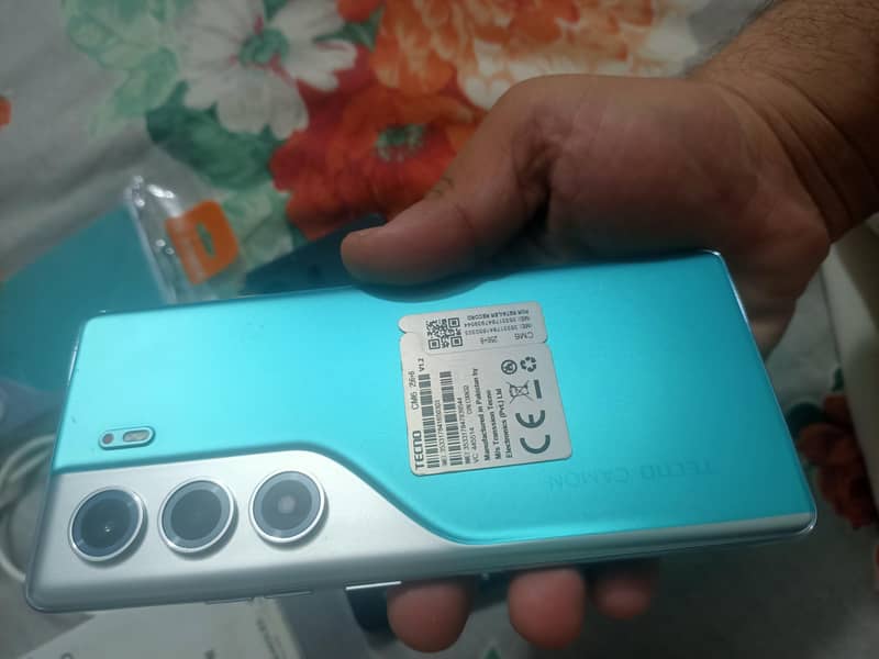Tecno CAMON 40 Pro 1