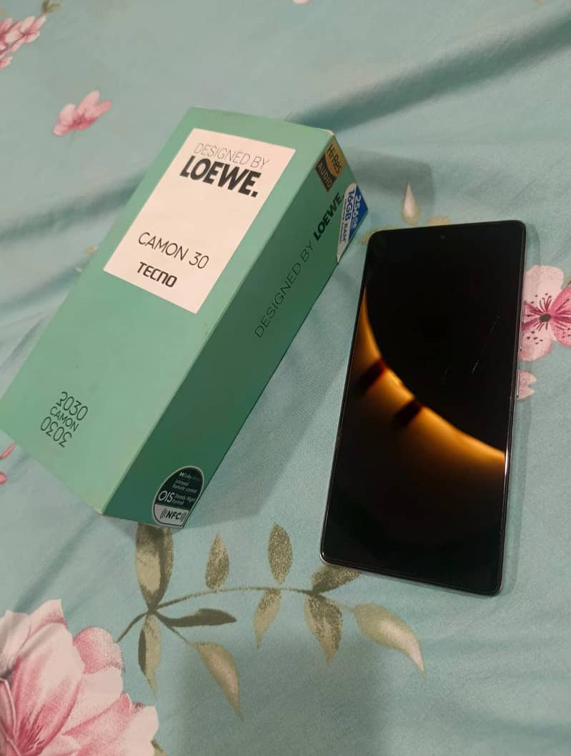 Tecno CAMON 30 0
