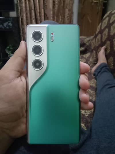 Tecno CAMON 40 Pro