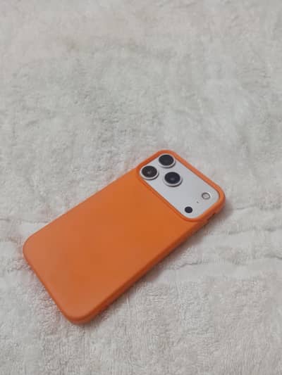 Iphone 17 pro max converted to Xr Color White Chans deal
