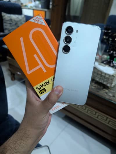 Tecno spark 40 pro