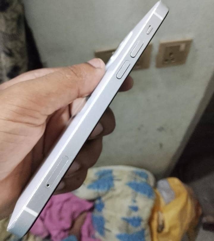 Apple iPhone 12 0