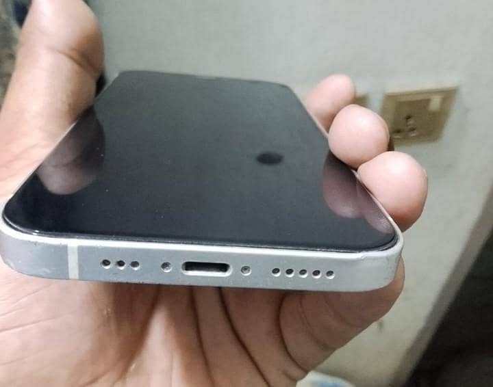 Apple iPhone 12 1