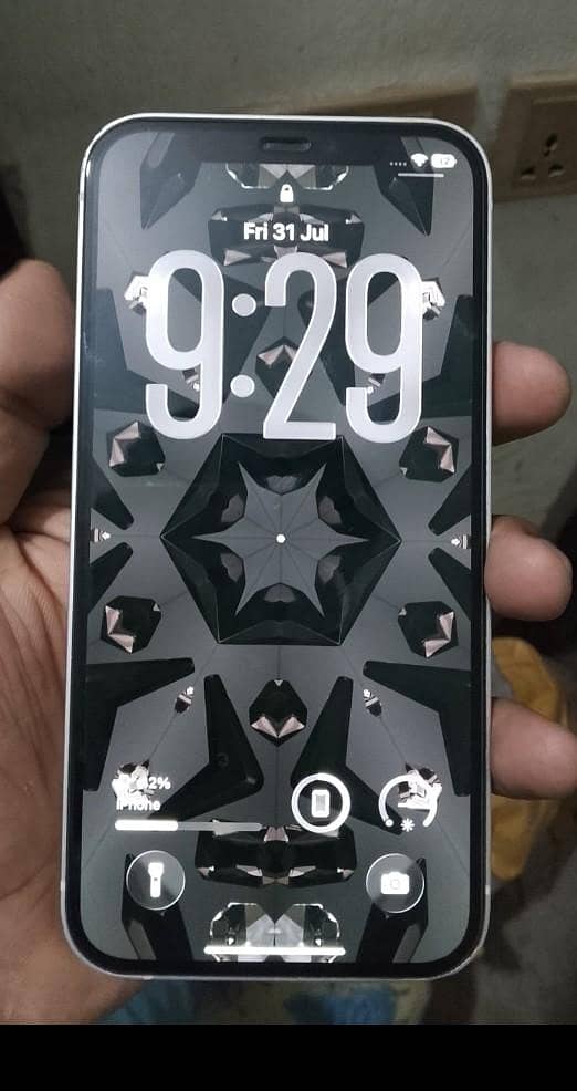 Apple iPhone 12 4