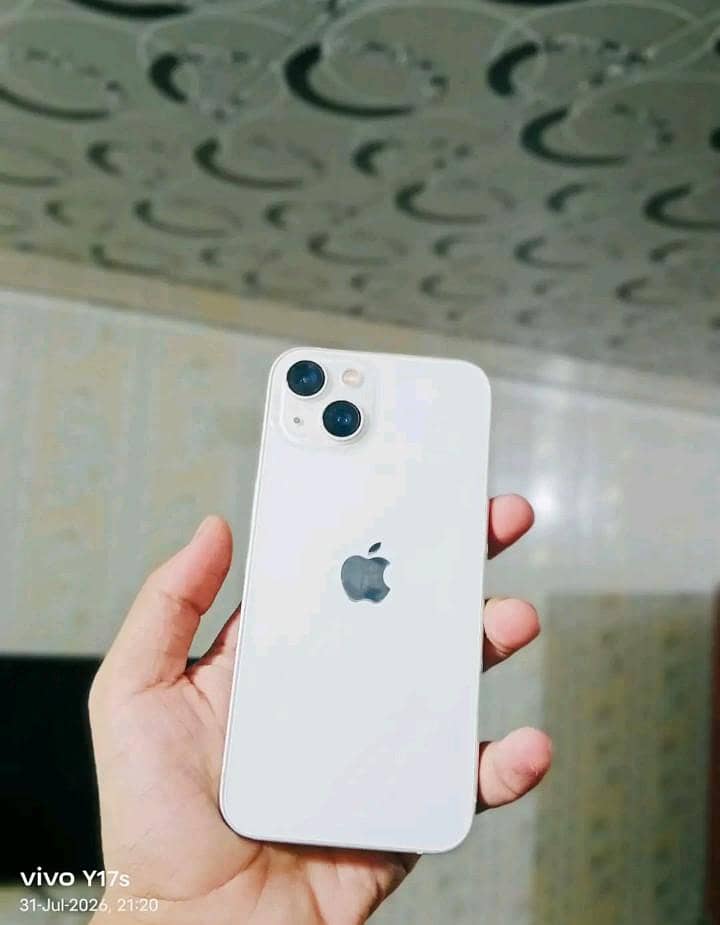 Apple iPhone 13 0