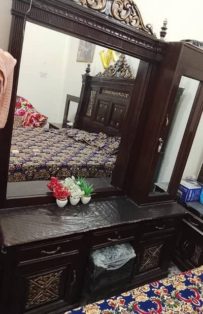 Luxury Solid Wooden Dressing Table for Sale خوبصورت، مضبوط اور ہیوی و