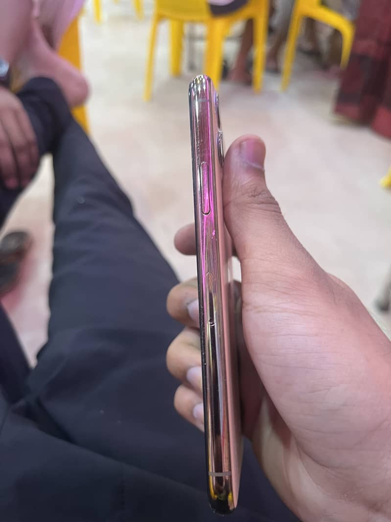 Apple iPhone 11 Pro 2