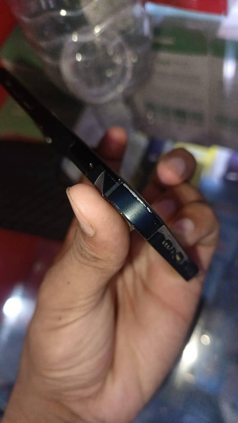 Apple iPhone 13 2