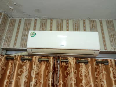 Urgent Sale gree Ac
