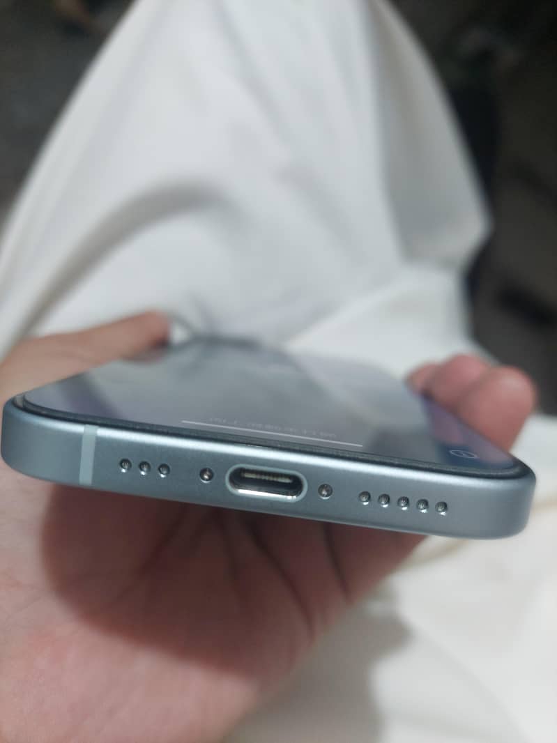 Apple iPhone 15 2