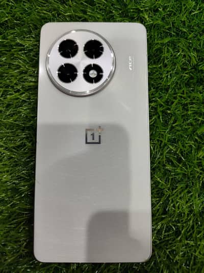 One Plus 13R snapdragon 8 gen 3
