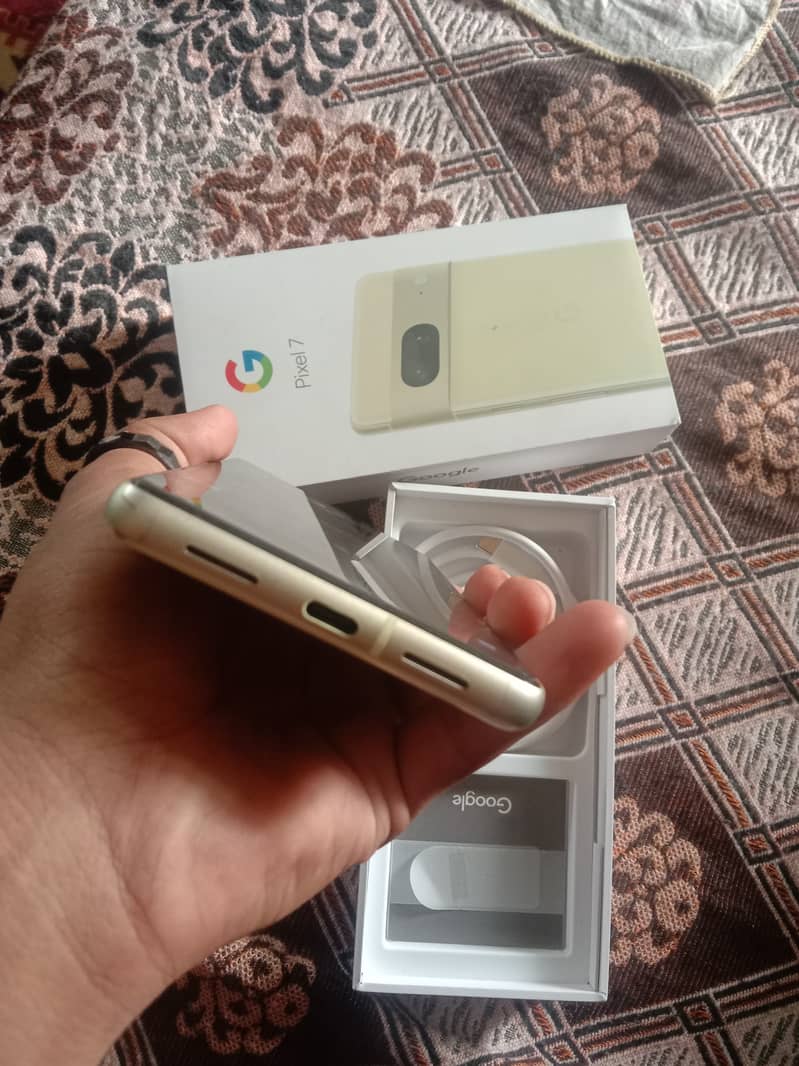 Google Pixel 7 3