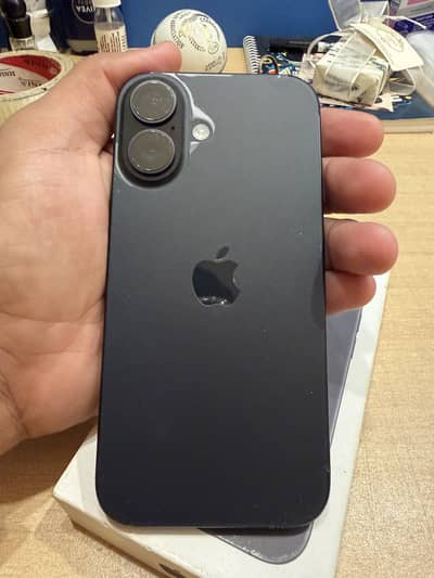 Apple iPhone 16