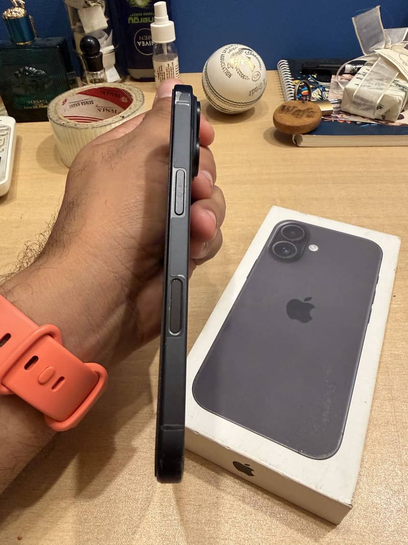 Apple iPhone 16 2