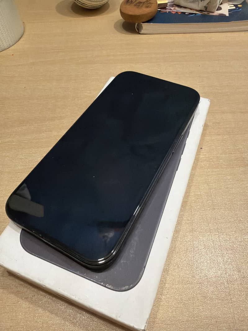 Apple iPhone 16 5
