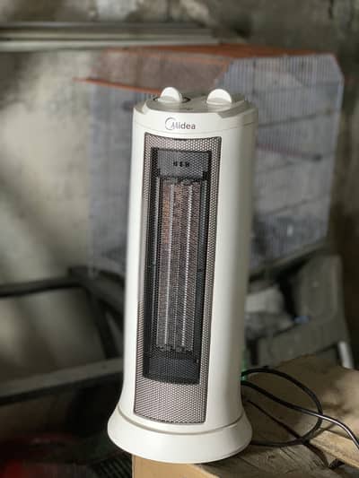 Midea NT20-13LAW ceramic tower heater